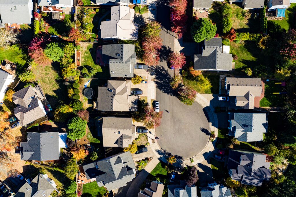 Suburban-culdesac-from-above-343260-1024x682