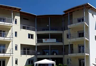 TOPLA VODA BREZ SKRBI: KRONOTERM V TRAJNOSTNEM STANOVANJSKEM KOMPLEKSU 