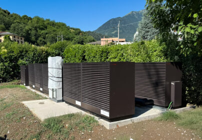 PAMETNO OGREVANJE VELIKIH STAVB: KAKO DOM ZA STAREJŠE VARČUJE ŠE PRED KONCEM PRENOVE 